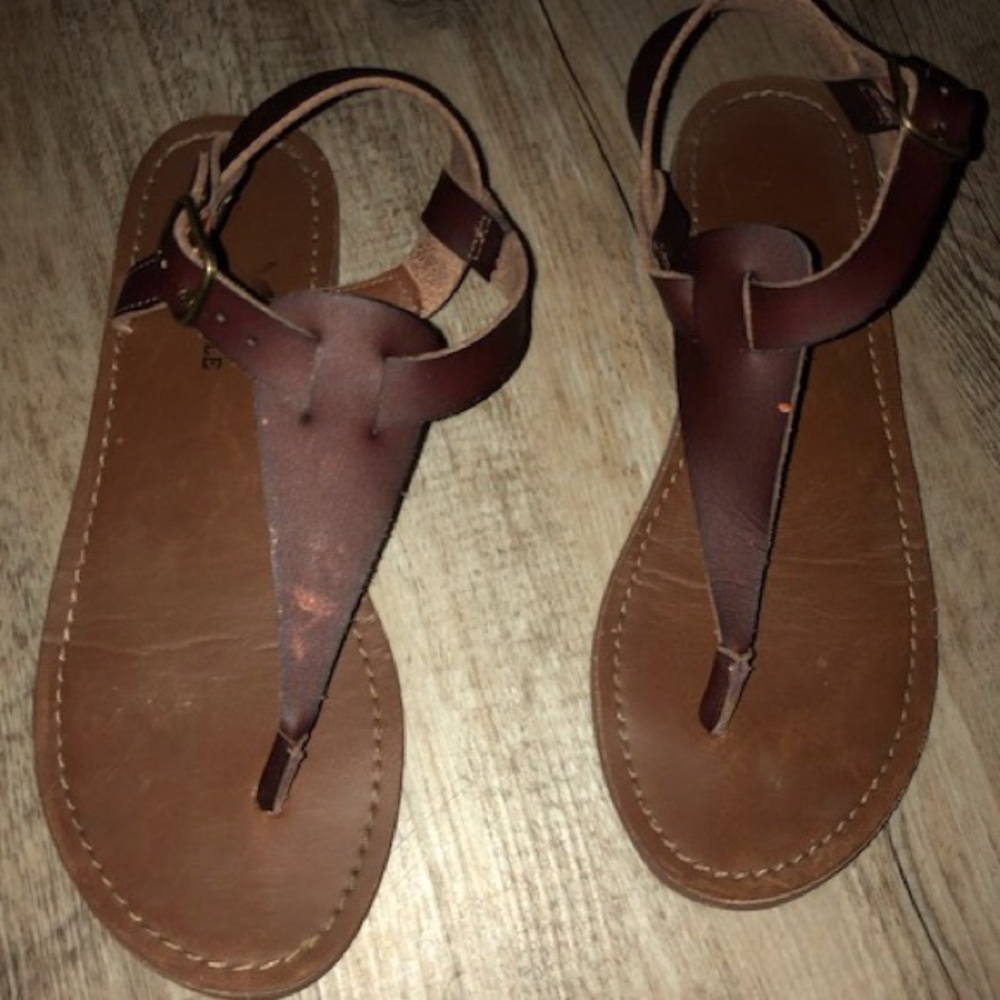 American Eagle sandals